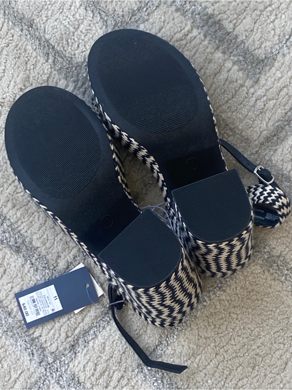 Universal Thread - Women's Madeline Woven Platform Sandal Black. 11 NWT - Picture 7 of 9